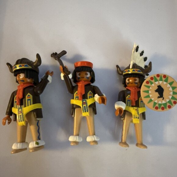 Playmobil 1974 Three Geobra Native American Indians - Picture 1 of 3